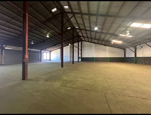1,304M² WAREHOUSE FOR SALE IN WOODBROOK